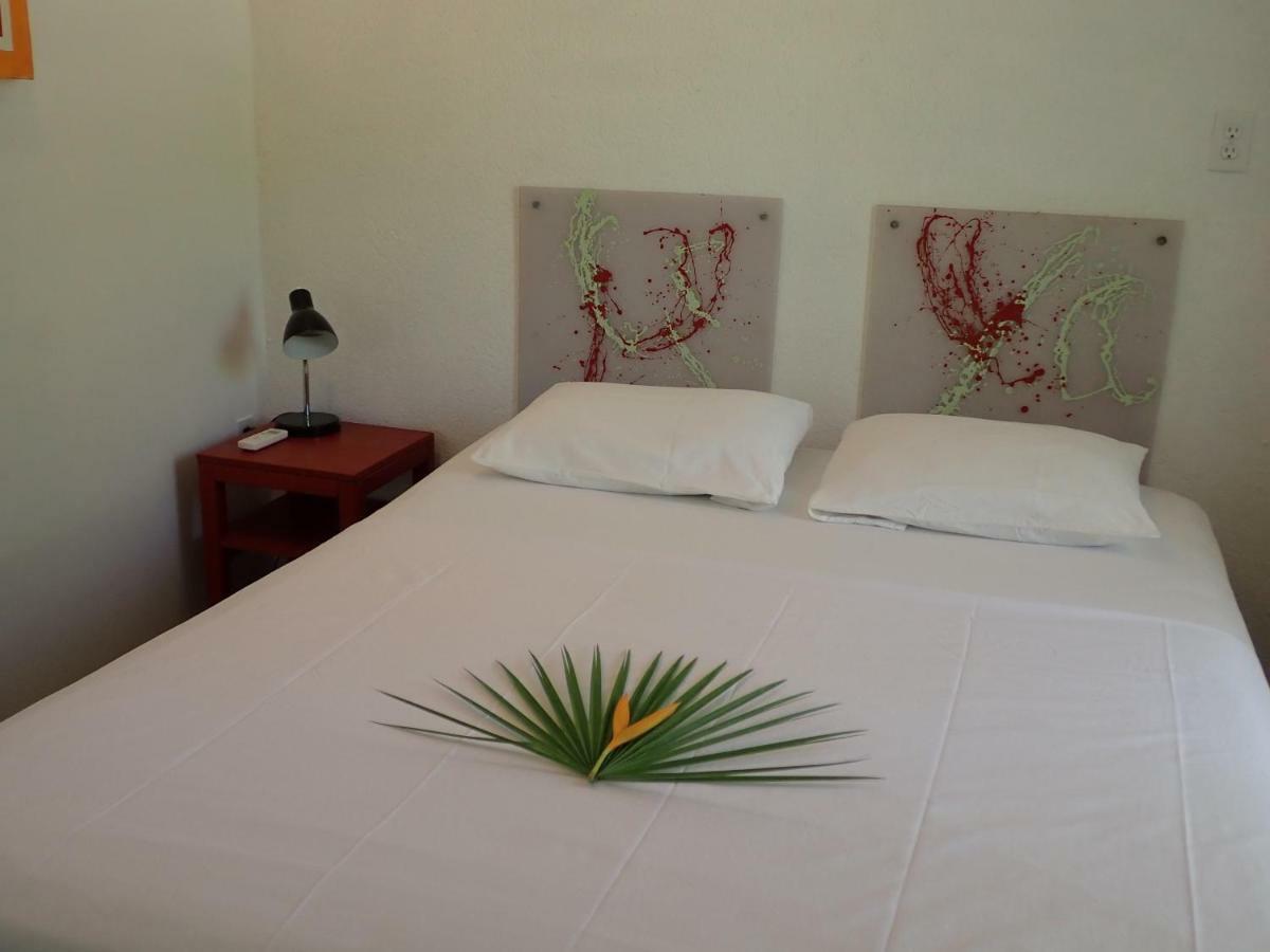 Simberts Apartments Maya Beach Exteriör bild