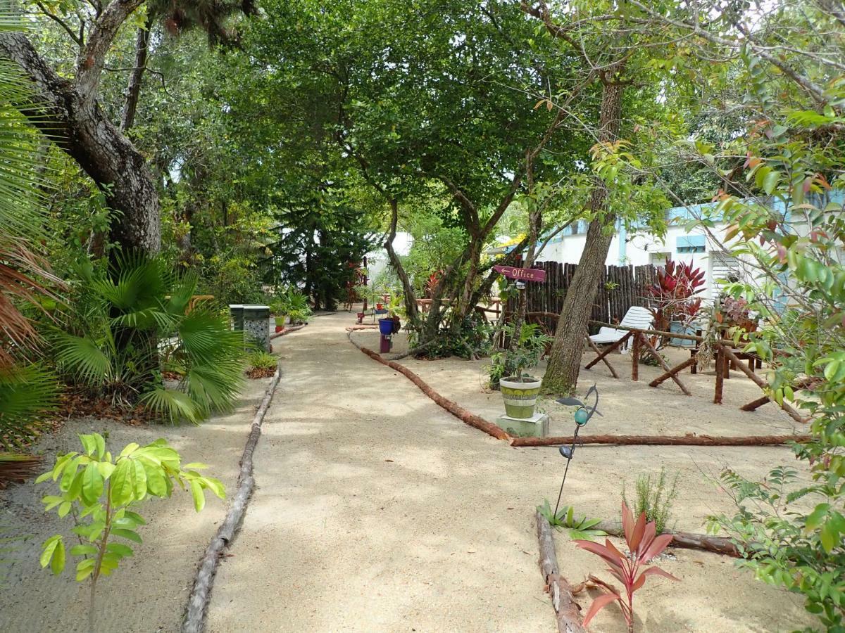 Simberts Apartments Maya Beach Exteriör bild